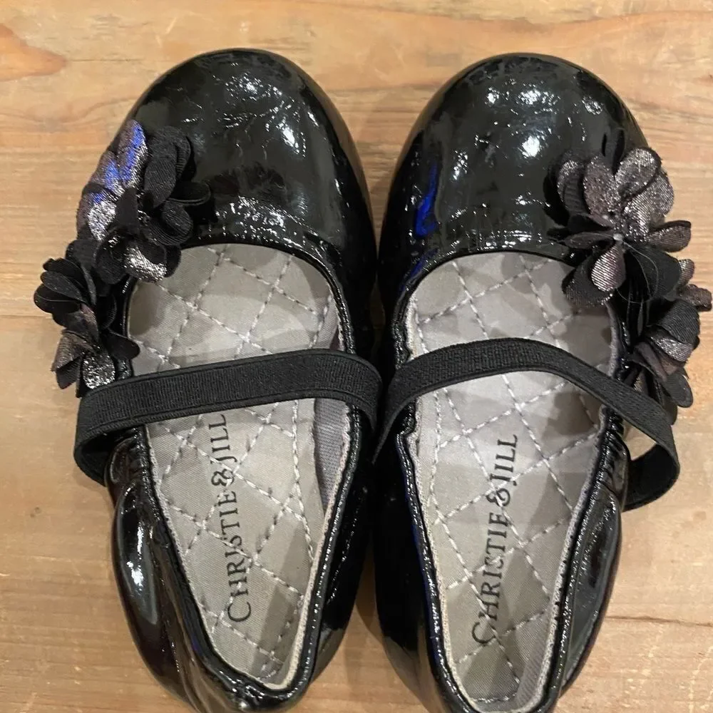 Christie and Jill Dress Shoe Shiny Black Patent Leather Floral Jeweled Size 5